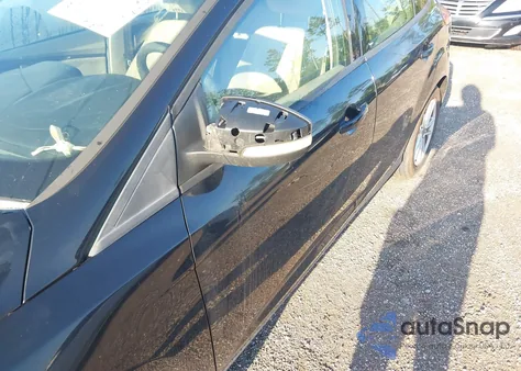 2017 Ford Focus Se z USA, uszkodzony, nr VIN 1FADP3K22HL232015